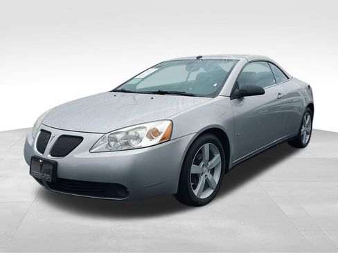 Used 2008 Pontiac G6 GT w/ Premium Package FWD image 4