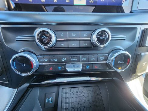 Used 2023 Ford F150 Limited image 15