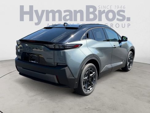 New 2026 Subaru Uncharted AWD image 3