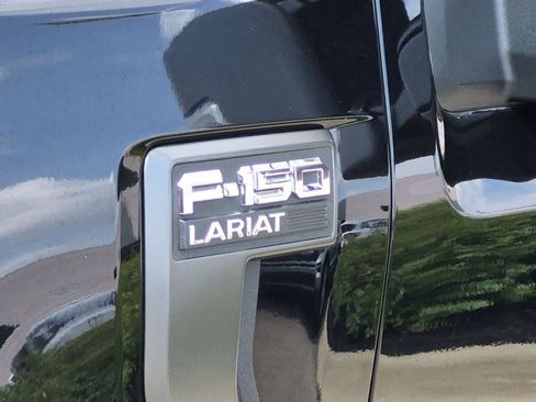 Used 2021 Ford F150 Lariat w/ Equipment Group 502A High AWD/4WD image 13