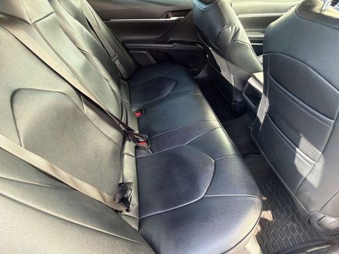 Used 2019 Toyota Camry LE FWD image 31
