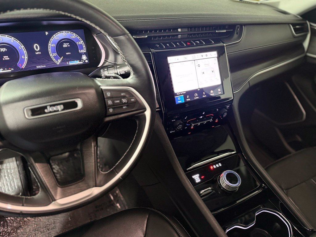 Used 2022 Jeep Grand Cherokee Limited AWD/4WD image 17