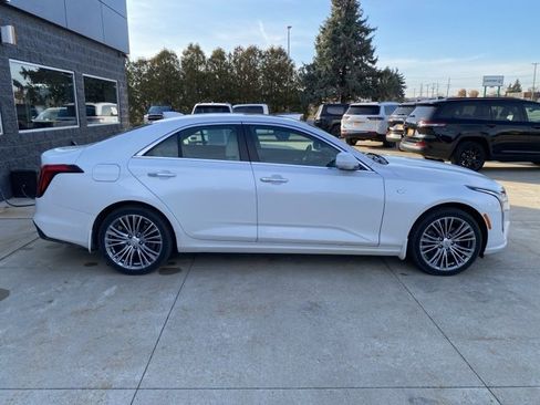 Used 2020 Cadillac CT4 Premium Luxury image 2