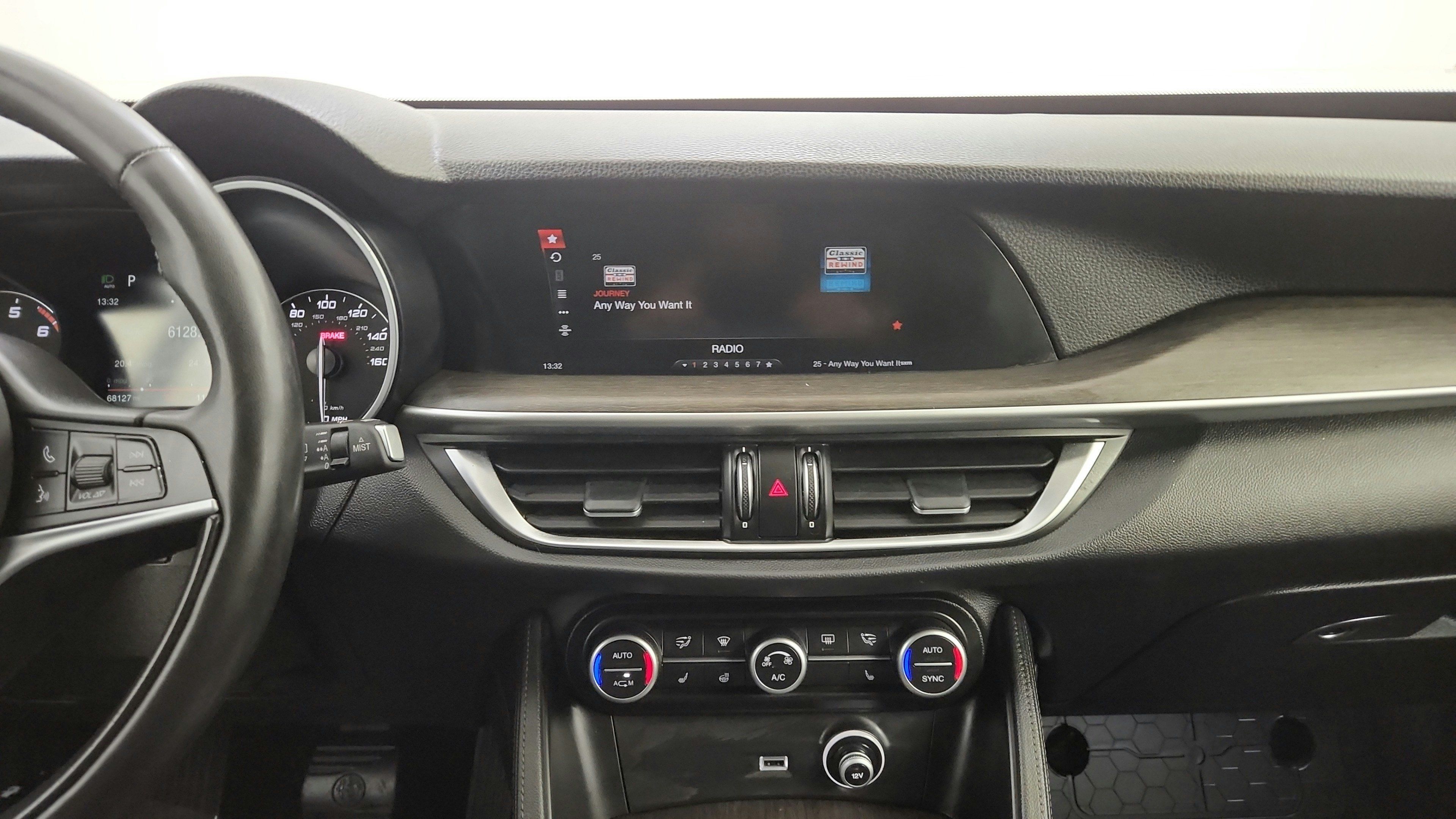 Used 2018 Alfa Romeo Stelvio Ti AWD/4WD image 23