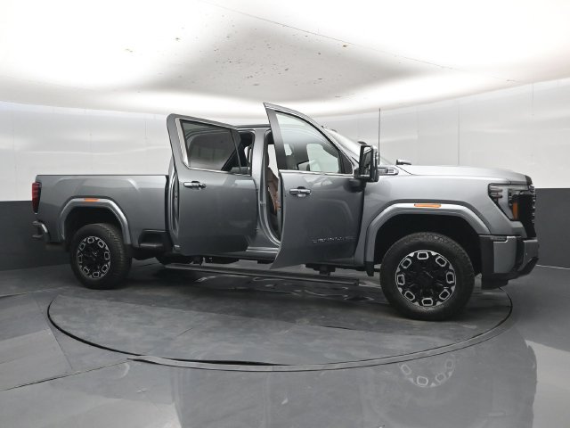 Used 2025 GMC Sierra 3500 Denali Ultimate AWD/4WD image 59