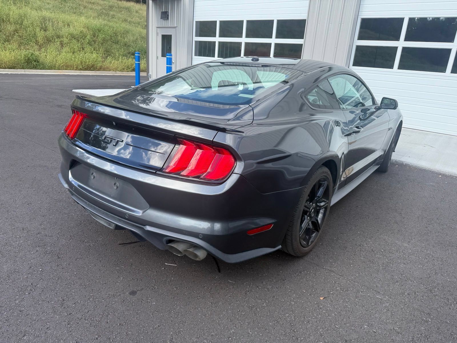 Used 2020 Ford Mustang GT Premium w/ Black Accent Package RWD image 7