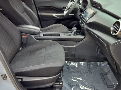Used 2021 Nissan Kicks SV FWD image 16