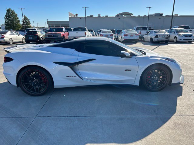 Used 2023 Chevrolet Corvette Z06 RWD image 6