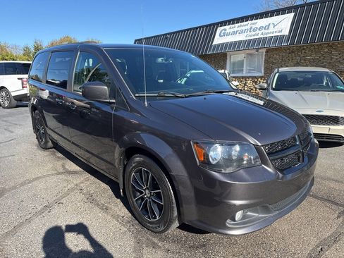 Used 2018 Dodge Grand Caravan SXT w/ Driver Convenience Group image 1