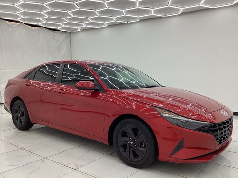 Used 2022 Hyundai Elantra SEL FWD image 7
