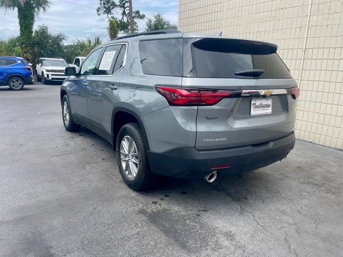 Used 2023 Chevrolet Traverse LT FWD image 3