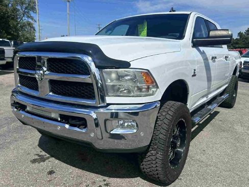 Used 2018 RAM 2500 SLT w/ Luxury Group image 2