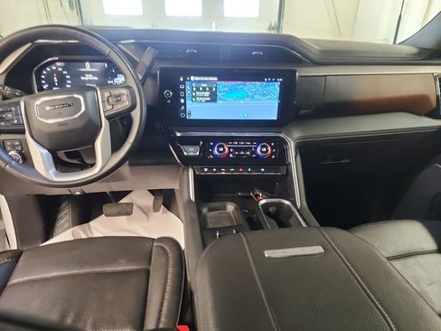 Used 2025 GMC Sierra 3500 Denali AWD/4WD image 2