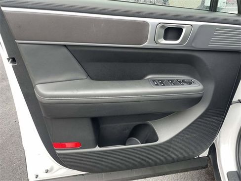 Certified 2025 Hyundai Santa Fe SEL image 13