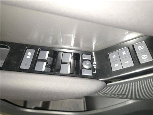 New 2026 Land Rover Range Rover Velar S AWD/4WD image 28