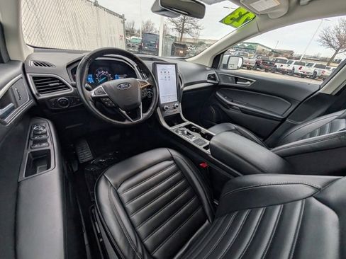 Used 2023 Ford Edge SEL image 5