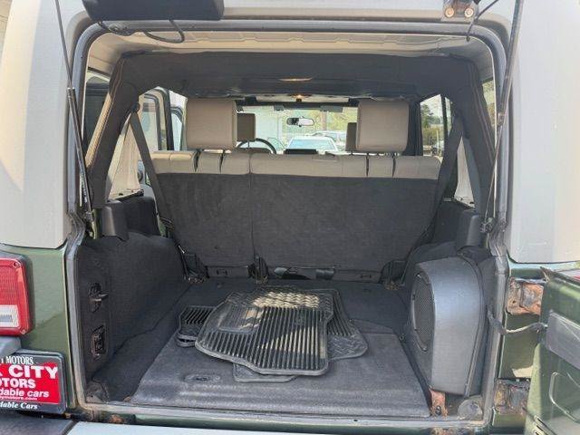 Used 2008 Jeep Wrangler Unlimited Sahara AWD/4WD image 13