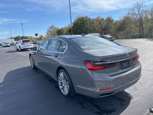 Used 2022 BMW 750i xDrive 750i xDrive w/ Luxury Rear Seating Package image 3