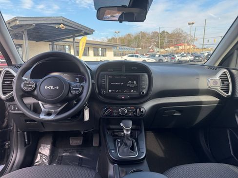 Used 2025 Kia Soul LX w/ LX Technology Package image 27