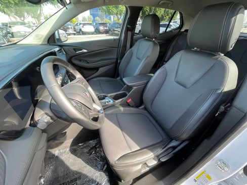 Used 2025 Buick Encore GX Preferred image 36