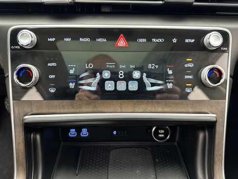 Certified 2026 Genesis GV80 3.5T Advanced AWD/4WD image 19