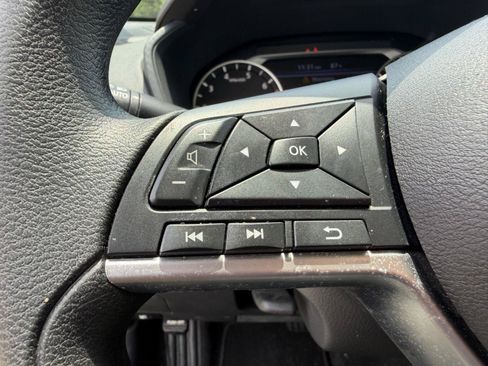 Used 2022 Nissan Altima 2.5 SV FWD image 10