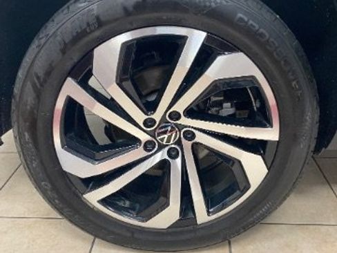 Used 2022 Volkswagen Atlas Cross Sport SEL w/ Cross Sport MDO Package AWD/4WD image 30