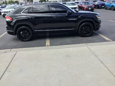 Used 2020 Volkswagen Atlas Cross Sport SEL Premium R-Line AWD/4WD image 6