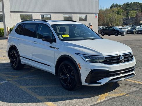 Used 2023 Volkswagen Tiguan SE R-Line AWD/4WD image 7