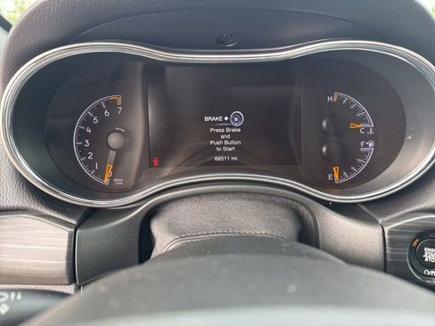 Used 2020 Jeep Grand Cherokee Altitude AWD/4WD image 15