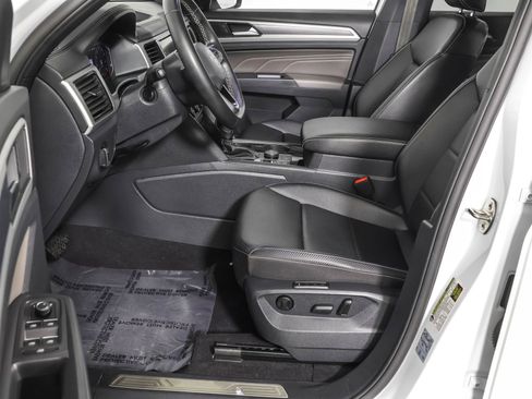 Used 2021 Volkswagen Atlas Cross Sport SEL image 22