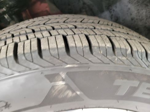 Used 2025 Nissan Rogue SV image 4