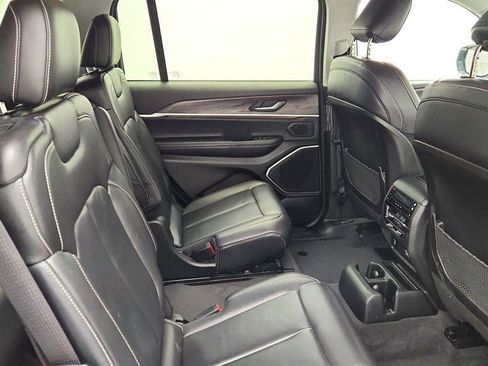 Used 2022 Jeep Grand Cherokee L Limited AWD/4WD image 21