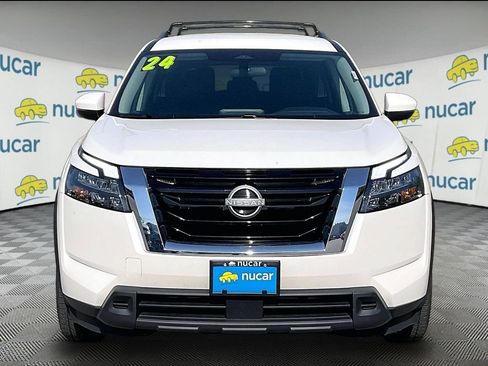 Used 2024 Nissan Pathfinder SV AWD/4WD image 2