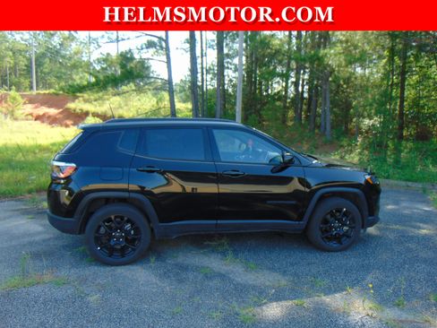 Certified 2025 Jeep Compass Latitude w/ Convenience Group AWD/4WD image 10