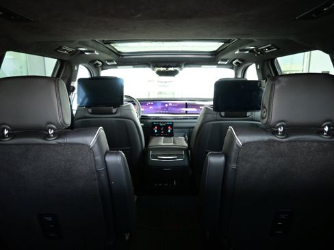 Used 2025 Cadillac Escalade Sport Platinum image 16