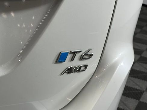 Used 2017 Volvo XC60 T6 Dynamic w/ Advanced Package image 9