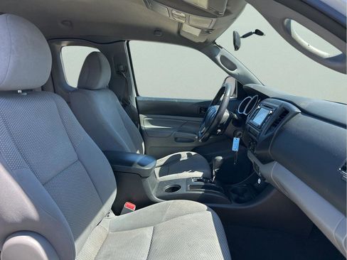 Used 2015 Toyota Tacoma 2WD Access Cab w/ Convenience Package image 14