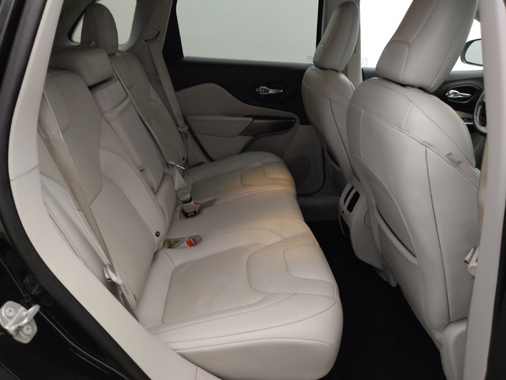 Used 2019 Jeep Cherokee Limited AWD/4WD image 19
