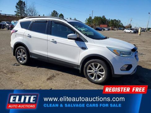 Used 2017 Ford Escape SE w/ Equipment Group 201A image 8