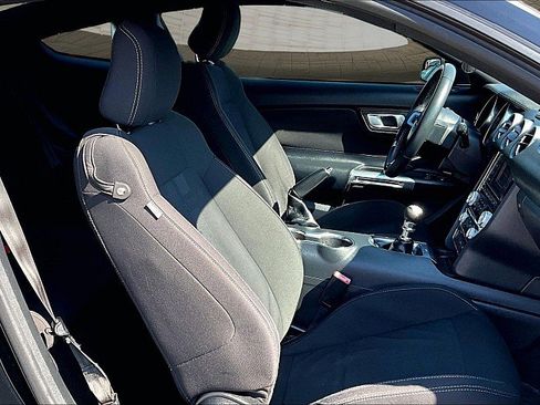 Used 2018 Ford Mustang Coupe image 7