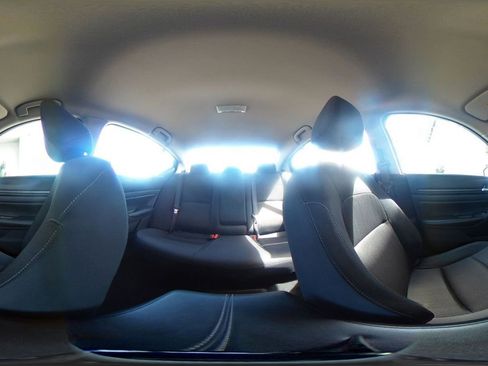 Used 2025 Nissan Altima 2.5 SV FWD image 43