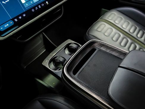 Used 2022 Rivian R1T Launch Edition image 26