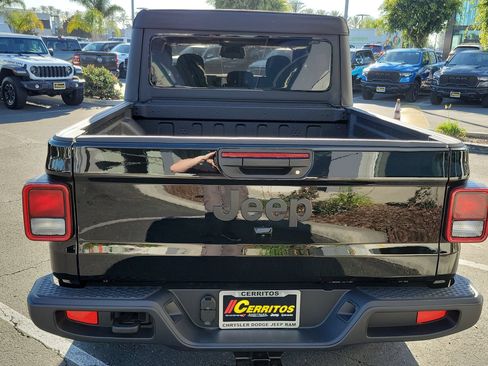 New 2026 Jeep Gladiator Sport AWD/4WD image 21