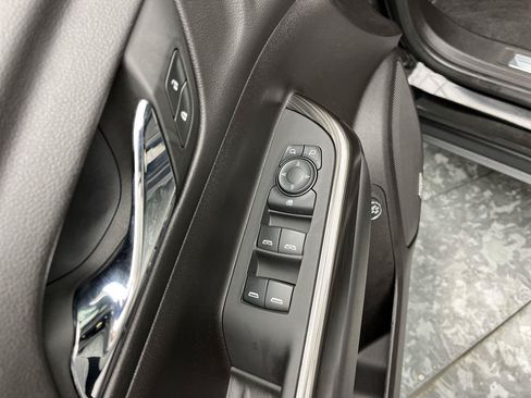 Certified 2023 GMC Acadia SLT AWD/4WD image 9