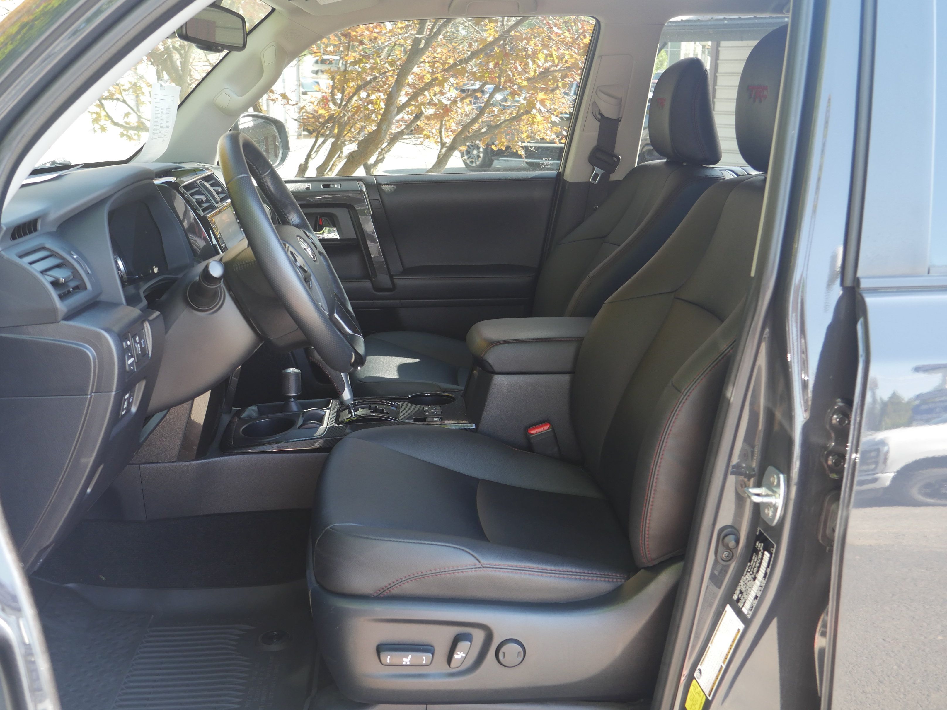 Used 2024 Toyota 4Runner TRD Off-Road Premium AWD/4WD image 3