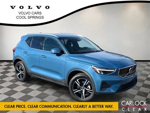 Used 2025 Volvo XC40 B5 Core w/ Climate Package image 1