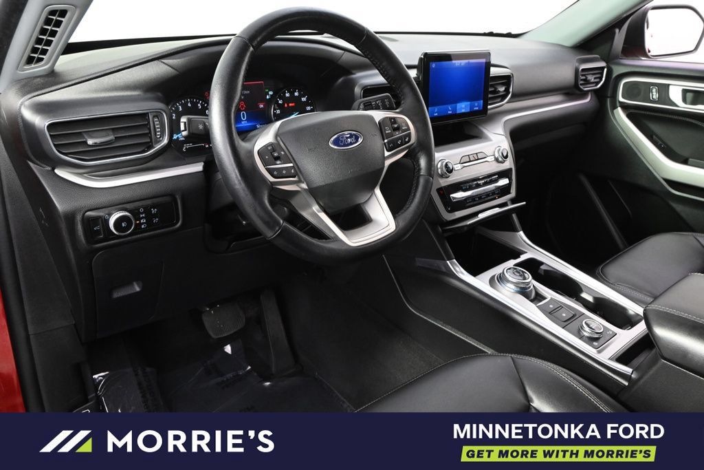 Used 2023 Ford Explorer XLT w/ Equipment Group 202A AWD/4WD image 12