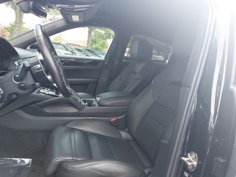 Used 2020 Porsche Cayenne AWD/4WD image 14