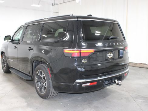 Used 2024 Jeep Wagoneer Series III AWD/4WD image 7